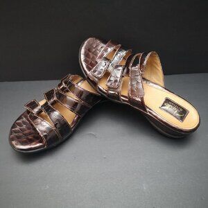 Clarks Artisan Ladies Size 6.5 Leather Upper Brown Crocodile Pattern Sandals